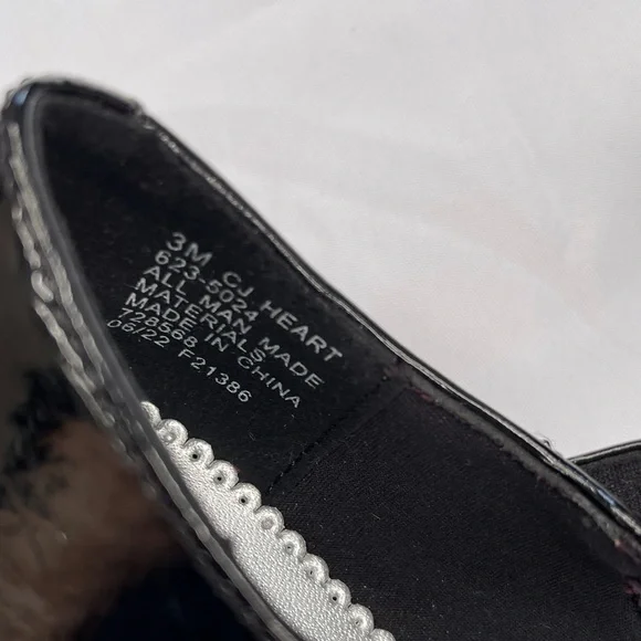 Christie & Jill Little & Big Girls Heart Round Toe Mary Jane Shoes Black, Size 3 - Picture 8 of 8